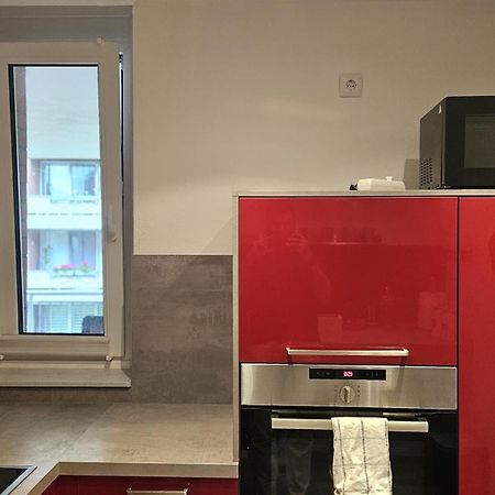80 M2 Moderne Und Zentrale Wohnung In Hannover Mit Eigenem Parkplatz エクステリア 写真