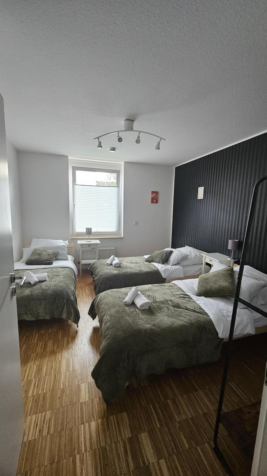 80 M2 Moderne Und Zentrale Wohnung In Hannover Mit Eigenem Parkplatz エクステリア 写真