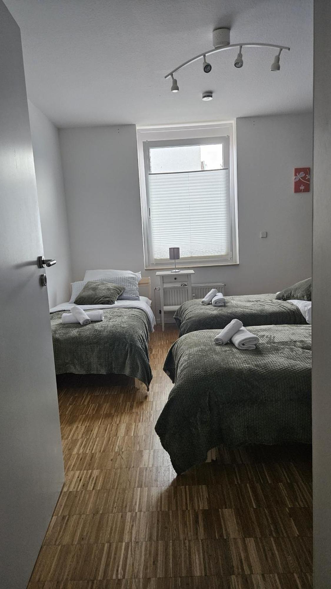 80 M2 Moderne Und Zentrale Wohnung In Hannover Mit Eigenem Parkplatz エクステリア 写真