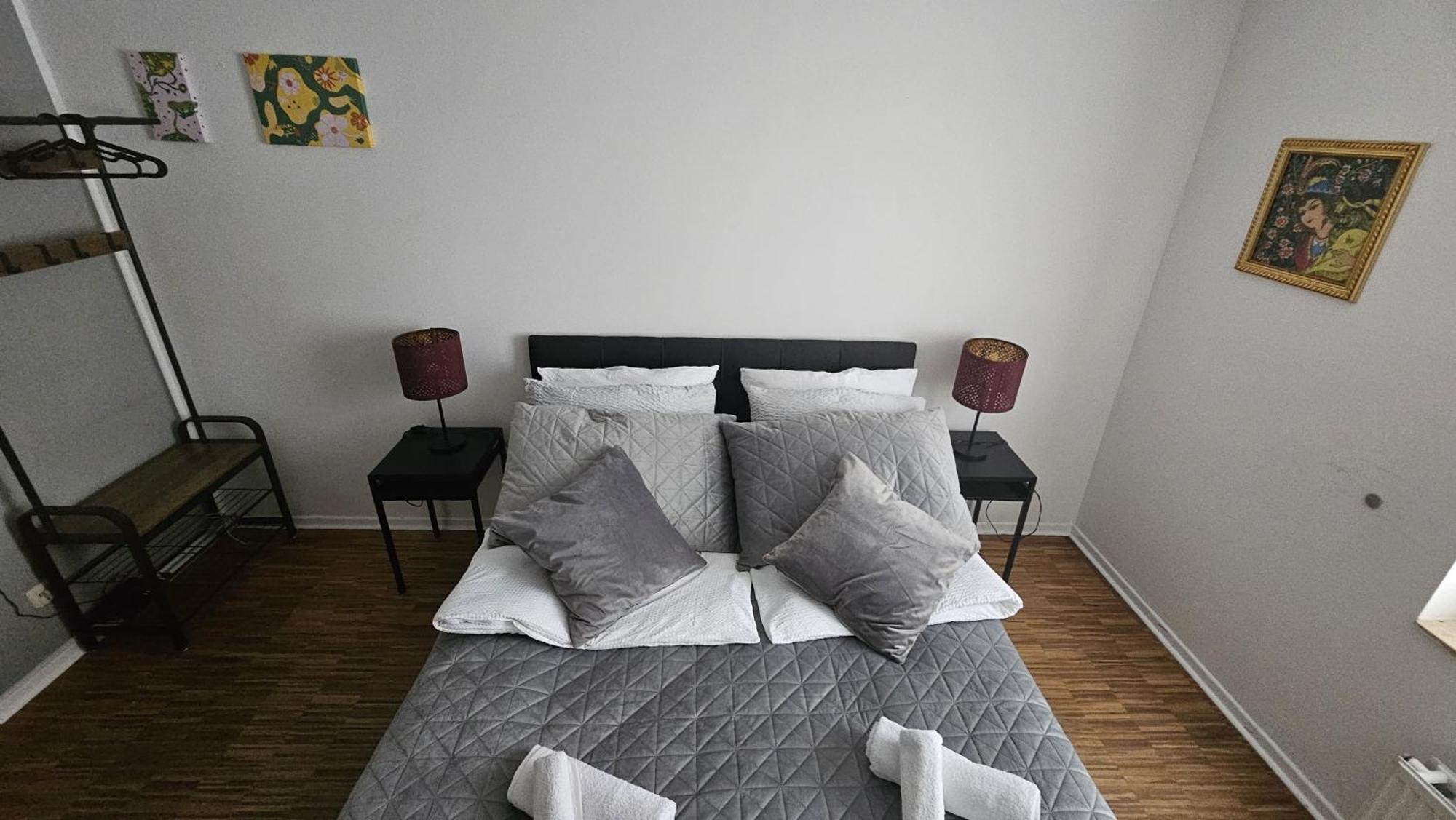 80 M2 Moderne Und Zentrale Wohnung In Hannover Mit Eigenem Parkplatz エクステリア 写真